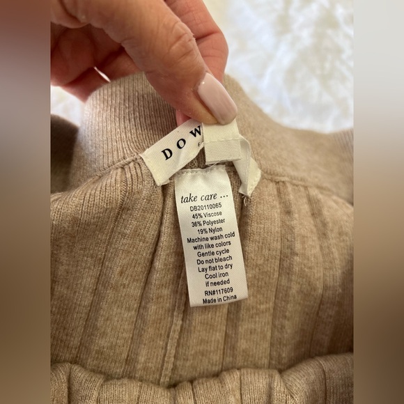 Downeast | Women’s Large | Beige Knit Pleated Wide Leg High Waisted Pants | EUC - Picture 3 of 9